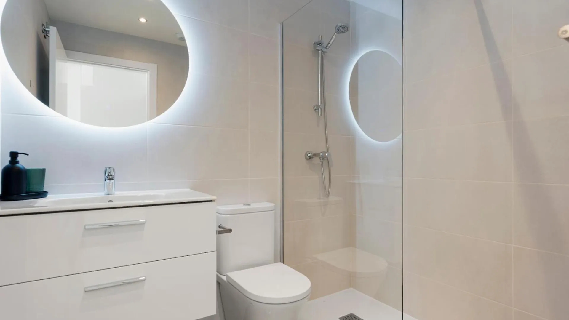 Luxury Apartment With Roof Terrace - Central Estepona