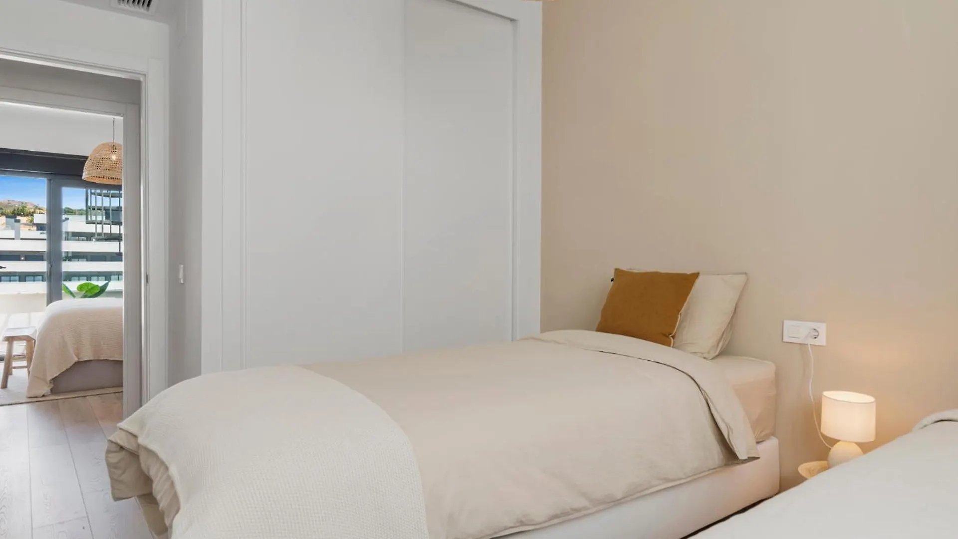 Luxury Apartment With Roof Terrace - Central Estepona