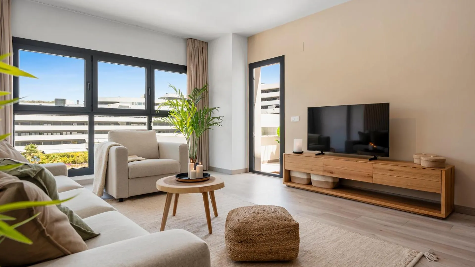 Luxury Apartment With Roof Terrace - Central Estepona