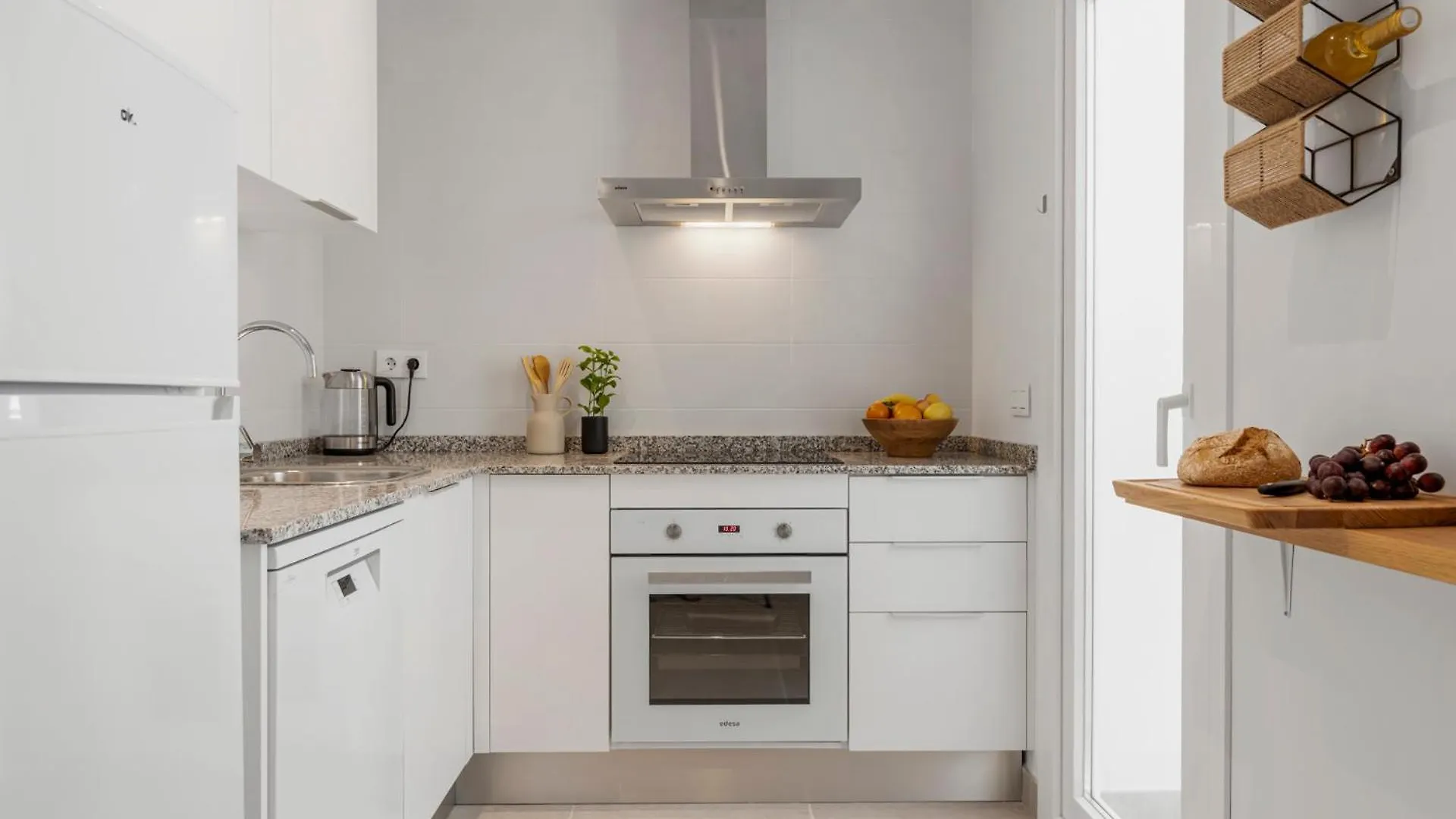 Luxury Apartment With Roof Terrace - Central Estepona
